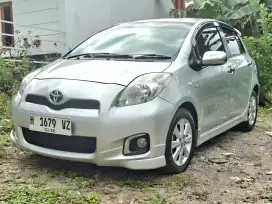 Toyota yaris E 1.5 MT Istimewa