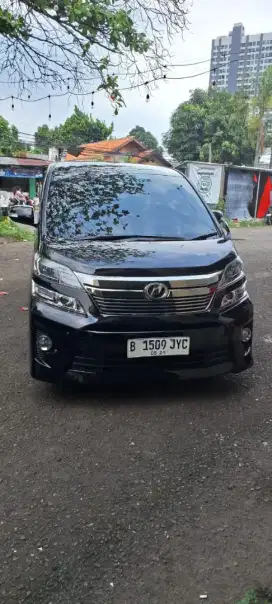 Vellfire X 2013 low km
