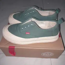 Sepatu Wakai Akira