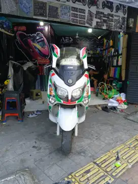 SYM GTS 250i EVO