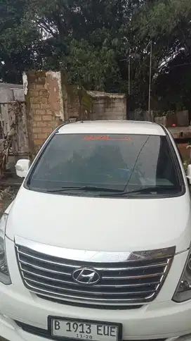 Hyundai H-1 2012 Bensin