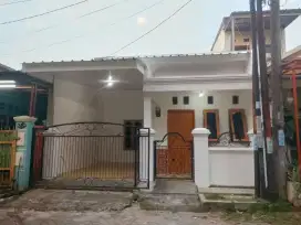 Di kontrakan rumah