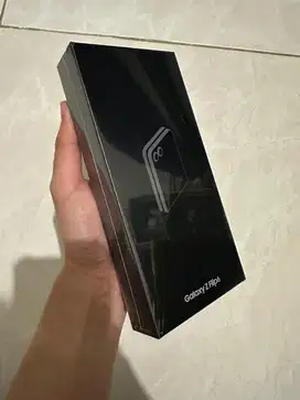 SAMSUNG Z FLIP 6 256GB - SILVER SHADOW (BNIB)