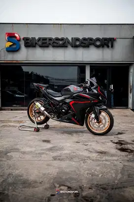 Honda CBR 500 R BLACK ON RED 2016