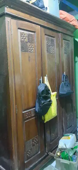 Lemari Kayu Jati 3 Pintu