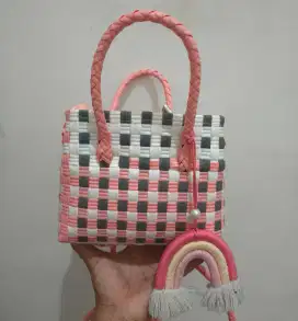 Tas anyaman plastik UK 18-20