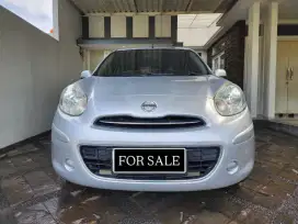 Nissan March XS Matic AC digital