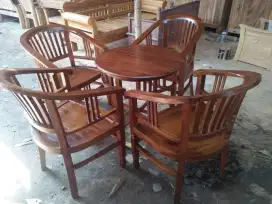 Kursi Teras Kolonel