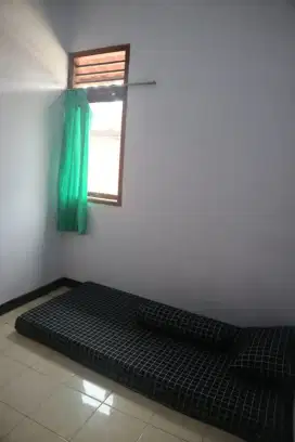 TERMURAH DISEWAKAN KAMAR KOS RUMAH, STRATEGIS TENGAH JAKARTA