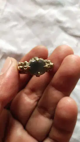 Di maharkan cincin kuno antik ukuran ring 9, bukan keris