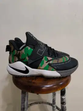 Sepatu Basket Badminton Running Tennis Lebron Camo Size 42
