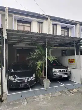 Rumah 2 tingkat strategis di komplek Cisaranten kulon arcamanik