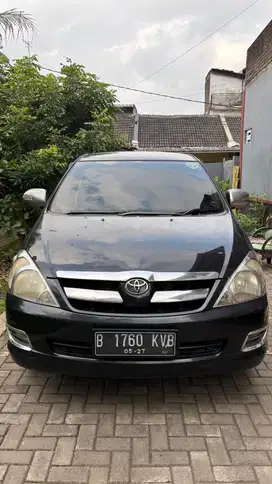 Toyota Kijang Innova 2005 Bensin