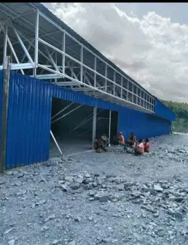 Tukang renovasi dan atap
