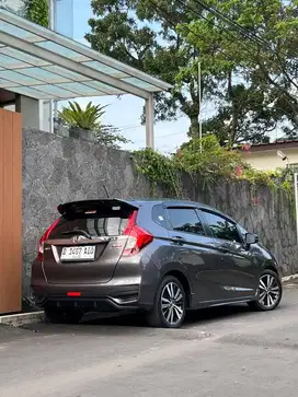LOW KM // HONDA JAZZ RS 1.5 AT 2019
