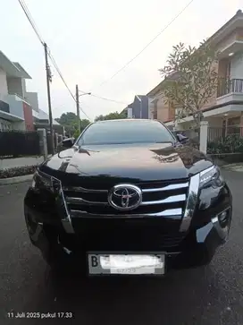 Fortuner 2.4 G AT 2019 Hitam Mulus