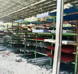 Tukang renovasi dan atap bocor