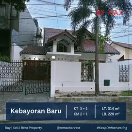 RUMAH 3+1 KAMAR SIAP HUNI LUAS 300 METER LEBIH Di KEBAYORAN BARU