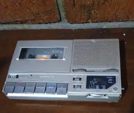 Radio Kaset Vintage ( Casette Recorder ) Merk Sanyo M 6600 H