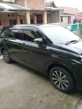 Toyota avanza  2022 hitam 1