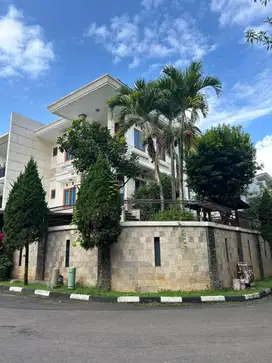 MURAH !! RUMAH MEWAH 3Lt di HOOK SETRADUTA Pasteur dkt UNIV Maranatha