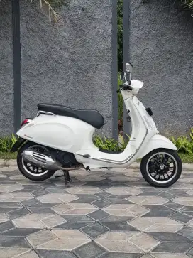 Vespa Sprint 150 ABS IGet 2022 Putih Mulus Odo 8rb Jarang Koko Motor