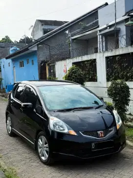 Honda Jazz GE8 RS AT 2009
SS  Lengkap pajak isi mobil mulus rawatan