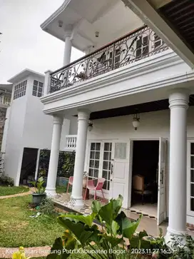 Dijual rumah cantik siap huni di Boulevard  Kota Wisata Cibubur