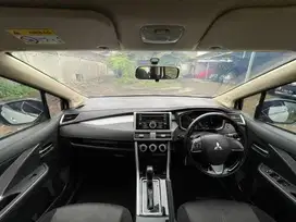 xpander sport at matic 2018 putih, tombol starter engine, km low,