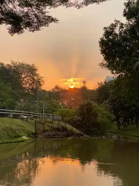 Rumah View Sungai Kolam Renang Pribadi di The Green BSD Grand Canyon