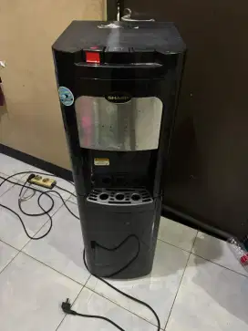 Dispenser sharp galon bawah