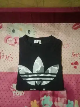 T-shirt Adidas size L  100 original