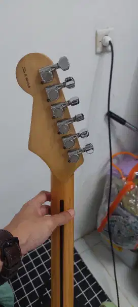 Di jual gitar fender Murah
