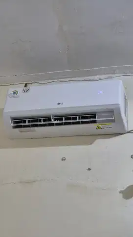 Dijual cepat AC LG