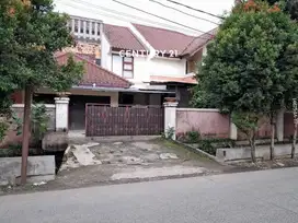 Dijual Rumah Luas Nyaman Dan Asri Di Bintaro Jakarta Selatan
