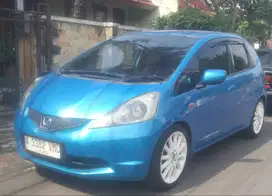 Honda jazz S AT 2010