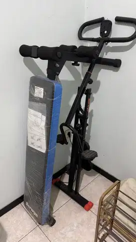 Berwyn Body Crunch Sepeda Statis Home Gym