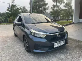 Brio E CVT, Km 30rb, Pajak 09-2026 Istimewa