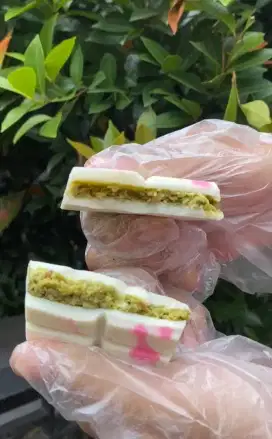 Coklat Dubai Putih sSusu - Lumer Manisnya Bikin Nagih 33gram