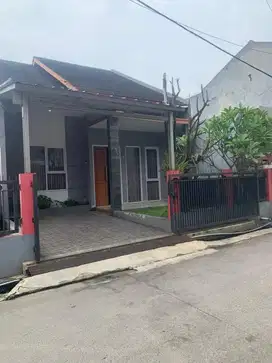 Disewakan rumah Cisaranten Arcamanik cocok untuk rumah tinggal kantor