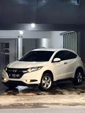 dp 15jt HRV E CVT 2016 Satu Tangan