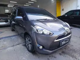 Toyota sienta v a/t grey 2017 Tangan 1 syenta 1.5 psd abu L surabaya