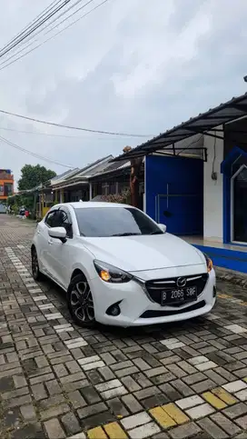 Mazda 2 R Matic 2016 Dp 5 Juta
