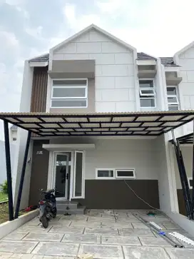 Rumah 2 lantai siap huni lokasi strategis nyaman dan damai