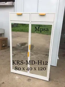Rak Sepatu besi dengan kaca
