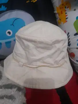 Jual topi hat bucket tali strap krem korean style
