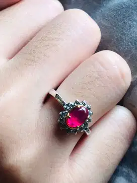 Cincin batu ruby