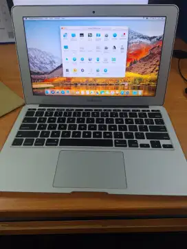Laptop Macbook Air i5, beli tahun 2018