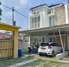 Rumah 2 Lantai di VistaLoka Residence Pamulang Dekat Stasiun Sudimara