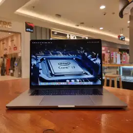 Macbook PRO 15 2018 Touchbar | CORE i7 - 6 Core | RAM 32 GB